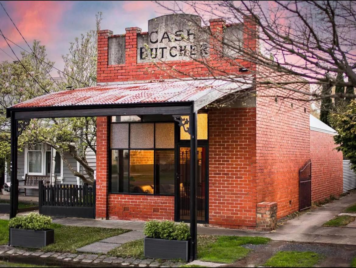 The Cash Butcher - Classy & Centrally Located Ballarat Exterior foto